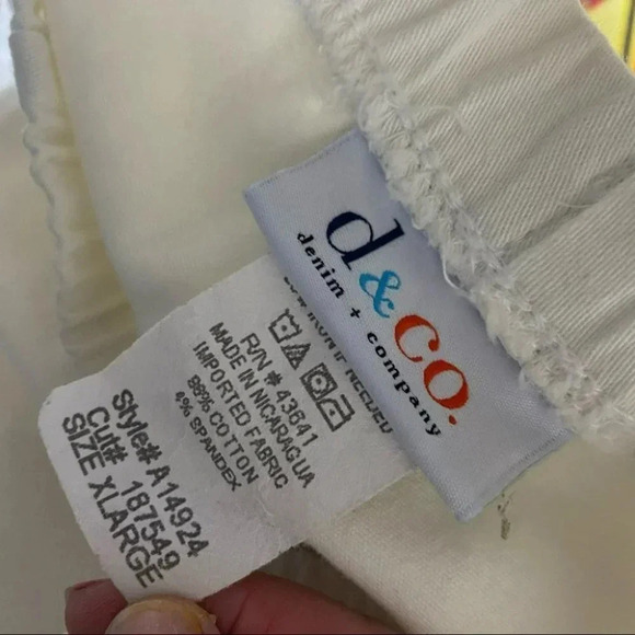 d & co. denim & company XL white‎ pull up capris - Picture 4 of 4